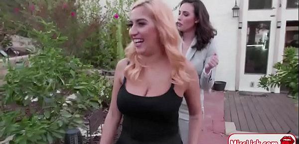  Latina blonde licks house dealers pussy